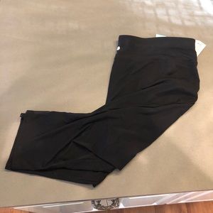 NWT Livi Active by Lane Bryant Capri Leggings